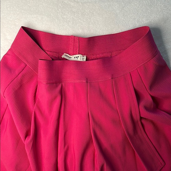 New In Skirt - Picture 4 of 11